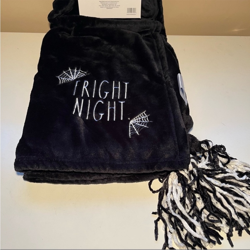 Rae Dunn FRIGHT NIGHT Blanket NWT Throw with Tassels - Picture 4 of 8